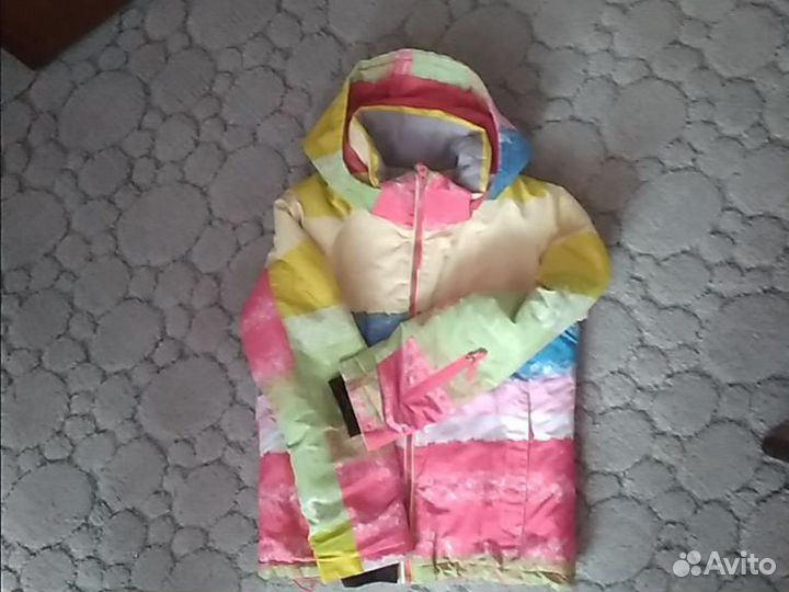 Куртка на девочку 6-8 лет