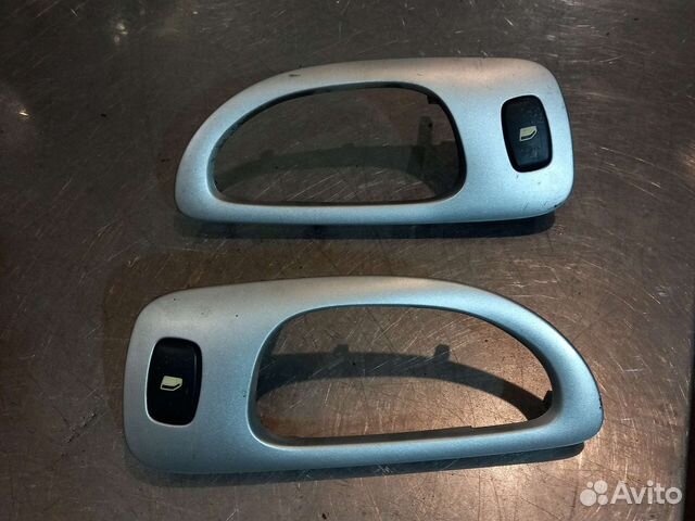 Кнопки заднего стеклоподъемника Peugeot 307