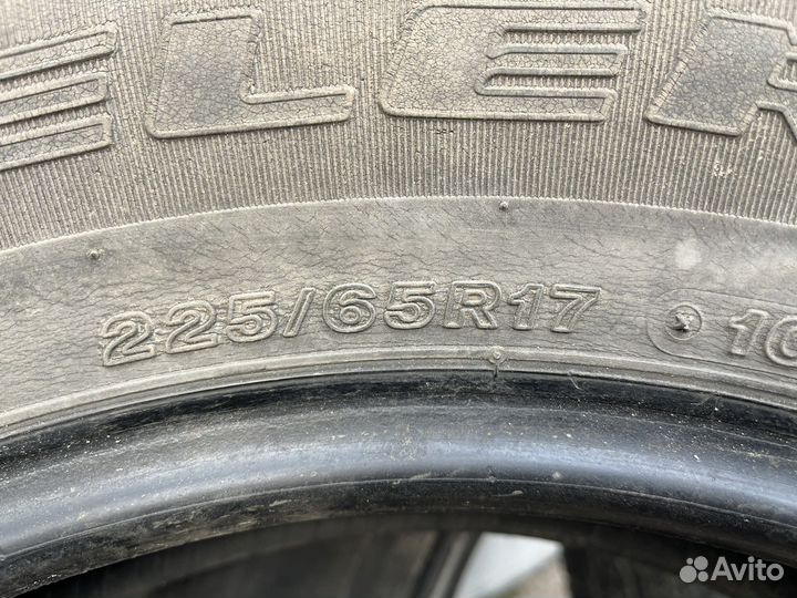 Bridgestone Dueler H/T 687 225/65 R17