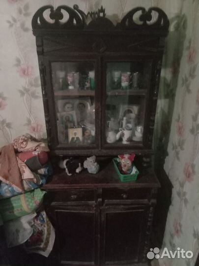 Буфеты и серванты старинные