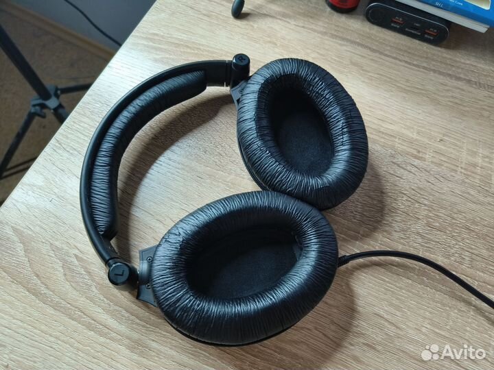 Студийные наушники Sennheiser HD 380 Pro