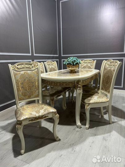 Кухонный стол и стулья