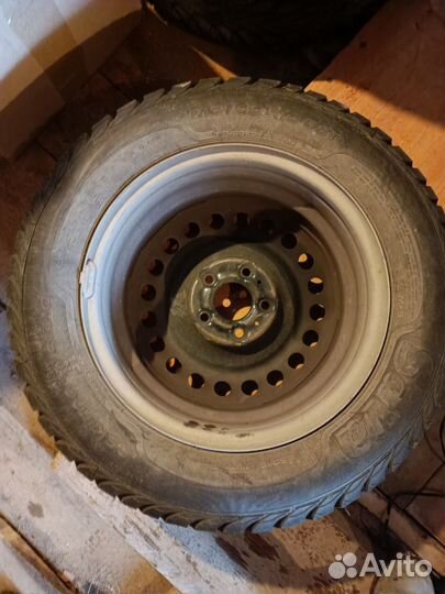 Sava Eskimo Stud 215/65 R16