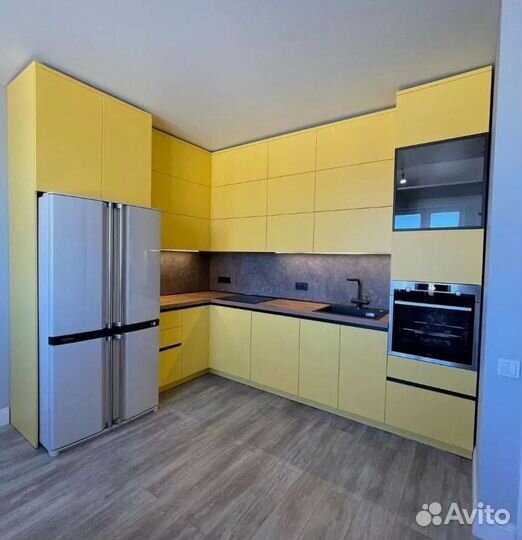 Кухня в потолок на заказ