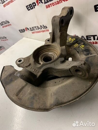 Кулак поворотный передний правый Geely Emgrand Ec7