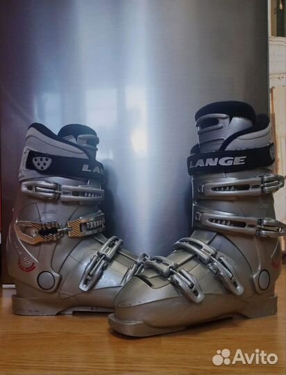 Горнолыжные ботинки lange