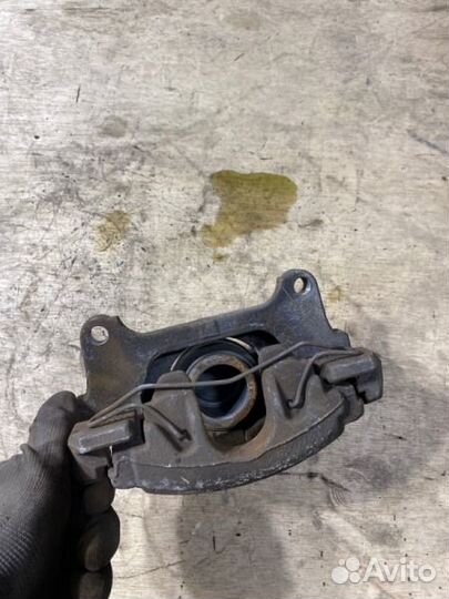 Суппорт передний правый Volkswagen Passat 3C2 BZB