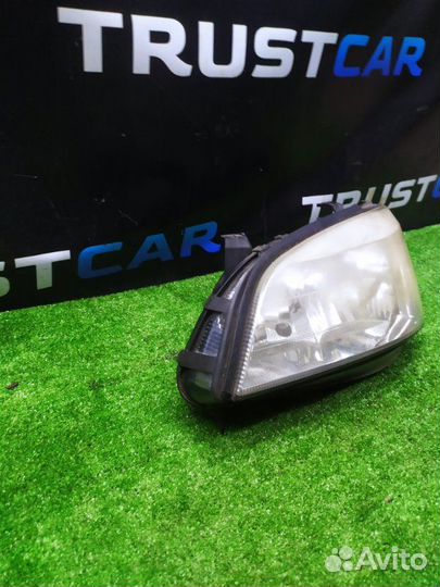 Фара галогеновая передняя левая Opel Zafira