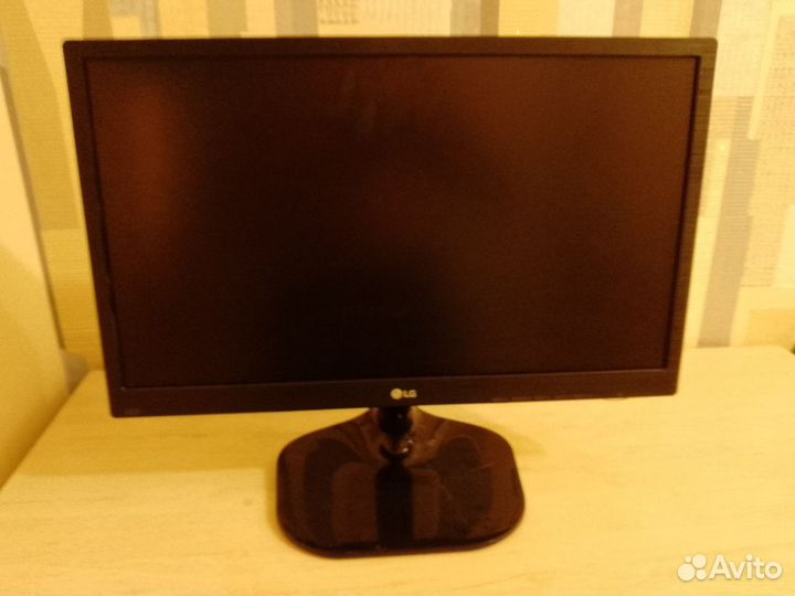 Монитор для компьютера LG 20M47D 20 дюймов