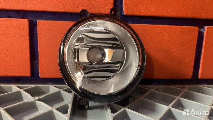 Фара противотуманная левая 212-2052L-UE