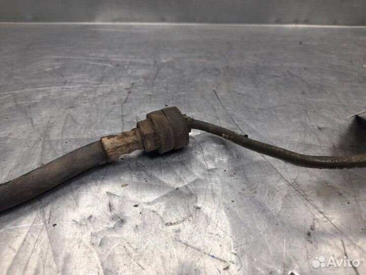 Трубка цилиндра сцепления Volkswagen Passat B3