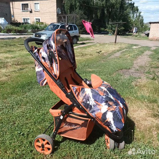 Прогулочная коляска