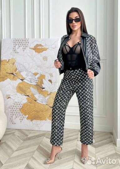 Louis Vuitton костюм 42-44