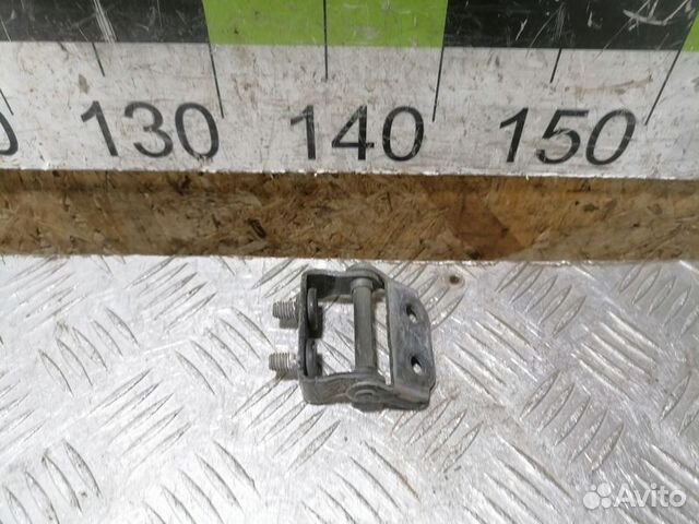 Петля багажника правая Mazda Cx7 2007-2012