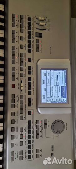 Синтезатор Korg 588 со взвешенной клавиатурой