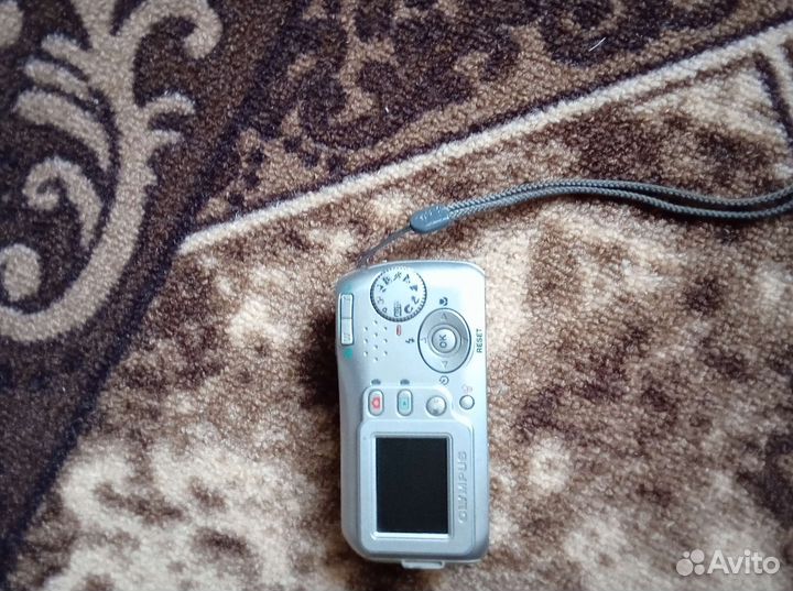 Компактный фотоаппарат olympus