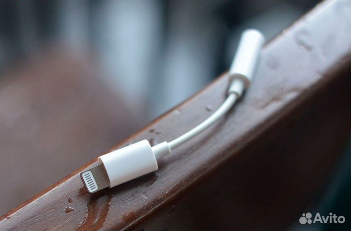 Переходник Lightning to Headphone Jack Adapter