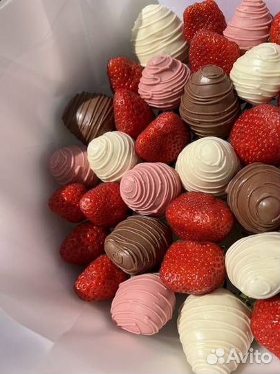 Клубника в шоколаде букеты