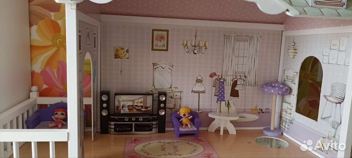 Большой кукольный домик