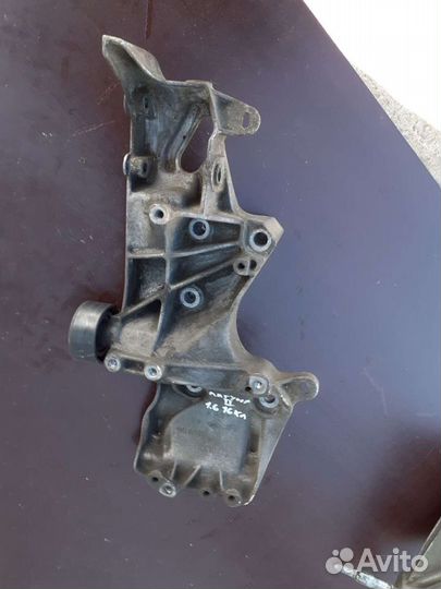 Кронштейн генератора Рено Лагуна 2 1.6 16v