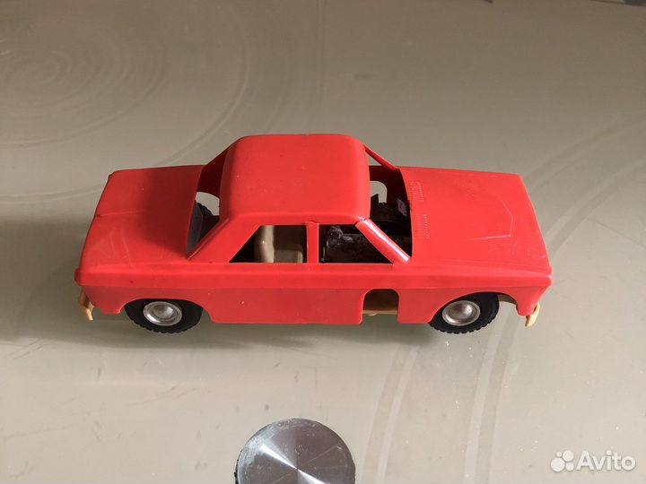 Инерционная машинка СССР на ключе