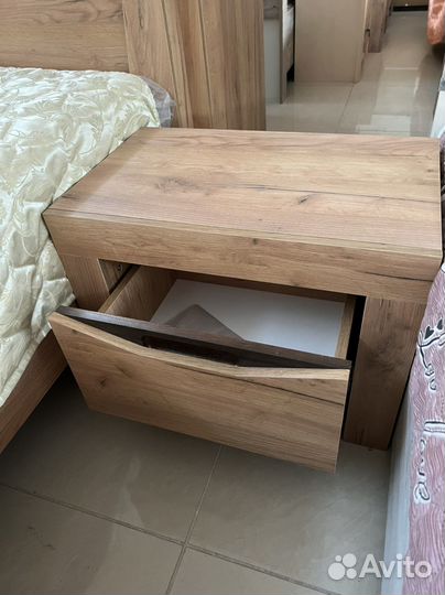 Тумба прикроватная