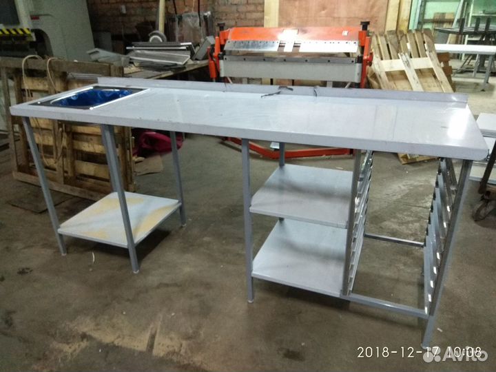 Столы, стеллажи, нейтральное оборудование из нерж