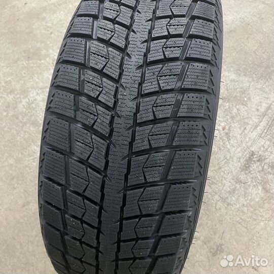 Leao Winter Defender Ice I-15 SUV 235/55 R20