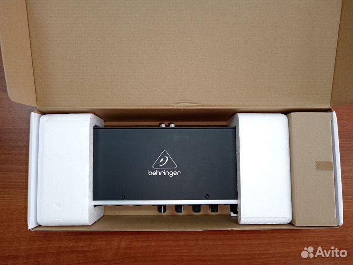 Внешняя звуковая карта UMC404hd Behringer новая