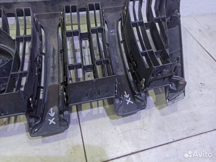 Решетка радиатора Тойота