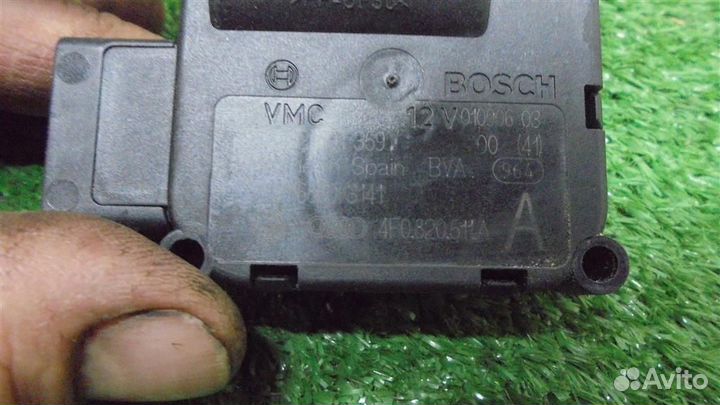 Моторчик заслонки печки Audi Allroad quattro 2005