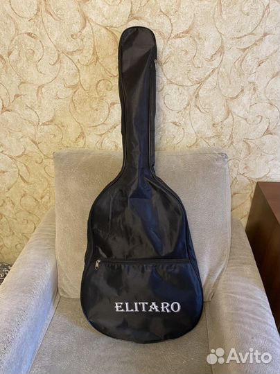 Акустическая гитара