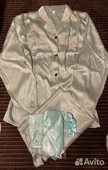 Пижама шелковая новая