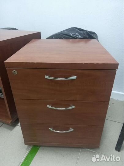 Тумба в офис