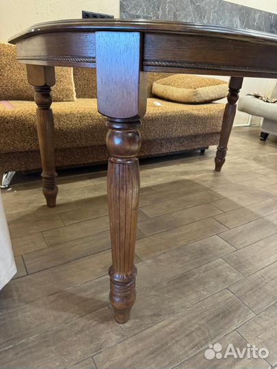 Стол овальный со стульями