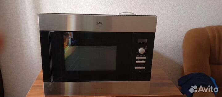 Встраиваемая микроволновая печь AEG