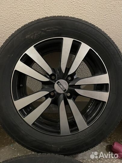 Литые диски Neo R15 с резиной Bridgestone
