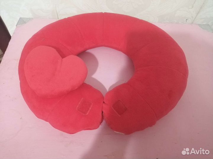 Подушка под голову в самолет