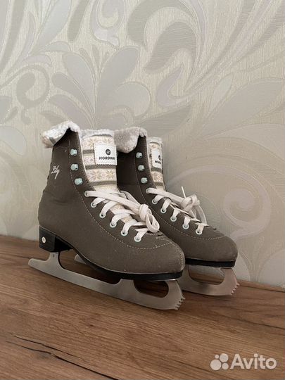 Коньки фигурные утепленные 36
