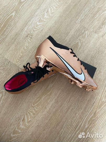 Футбольные бутсы, 43 размер