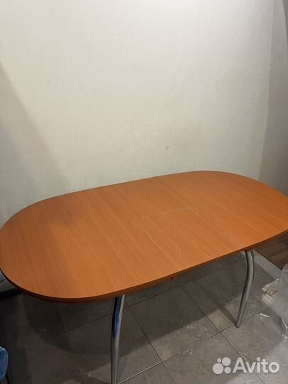 Стол обеденный