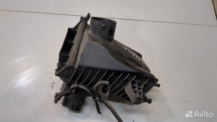 Корпус воздушного фильтра Nissan Qashqai