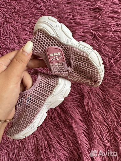 Кроссовки в сеточку