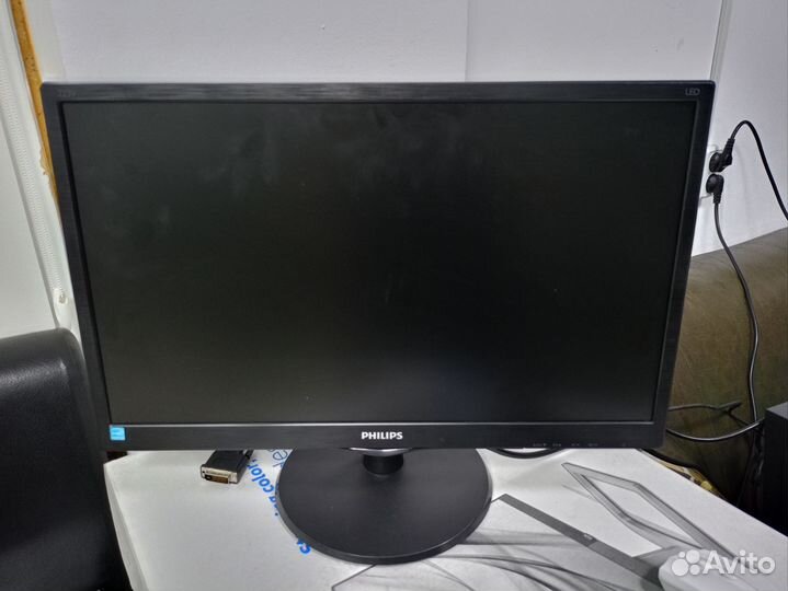 Монитор Philips