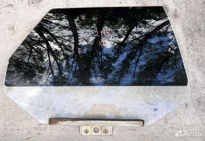 Стекло двери заднее правое Ваз 2115