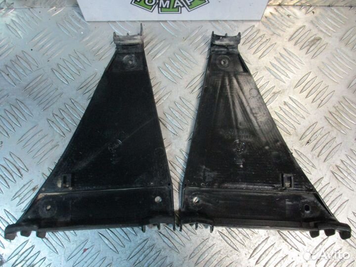 Направляющая заднего бампера Audi A4 B5 1996г