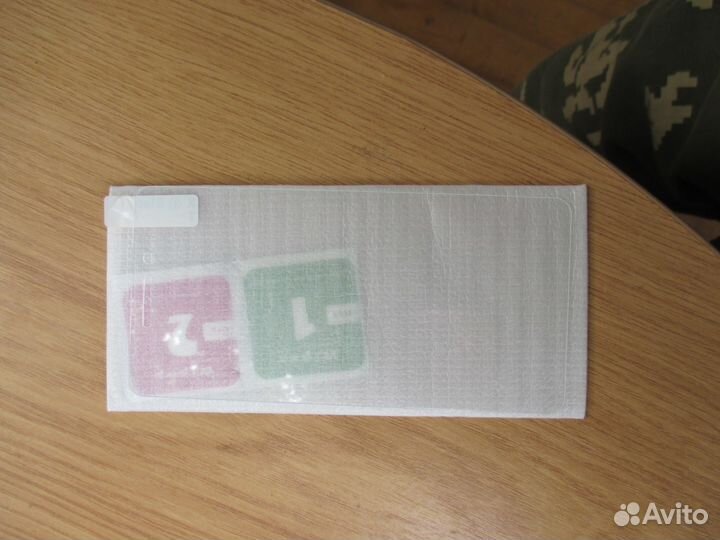 Защитное стекло на смартфон