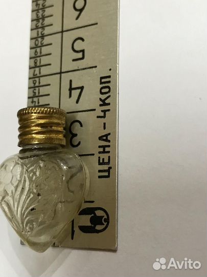 Маленький флакончик от духов