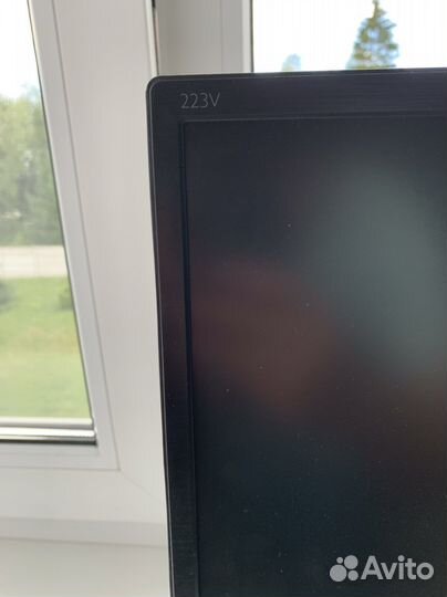 Монитор Philips 21.5