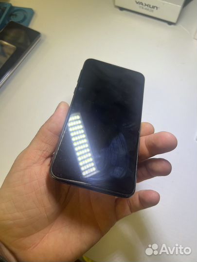 Дисплей samsung s10e